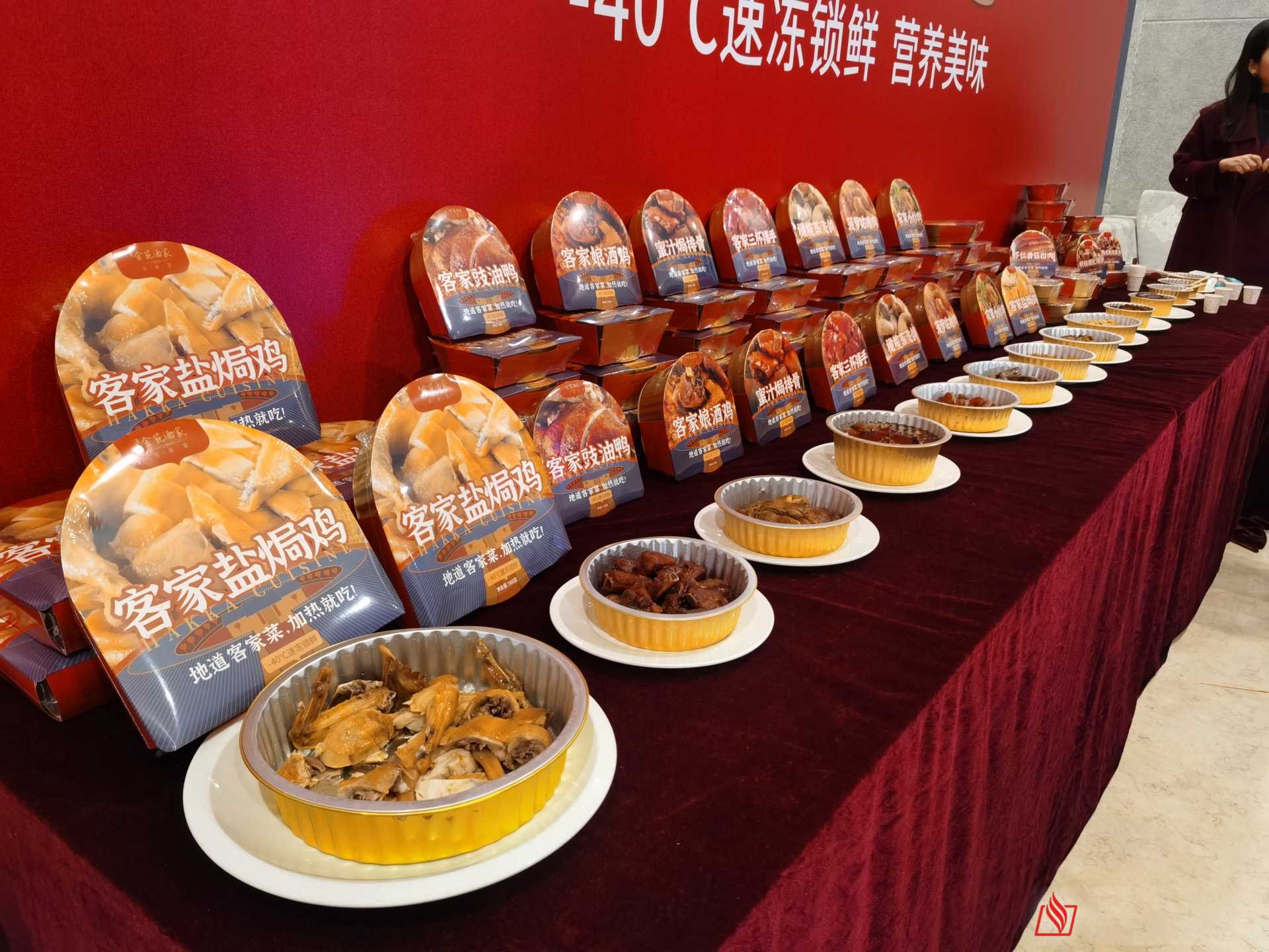 預制菜鎖鮮革命！一臺 “會呼吸” 的包裝機如何讓料理包媲美現做？